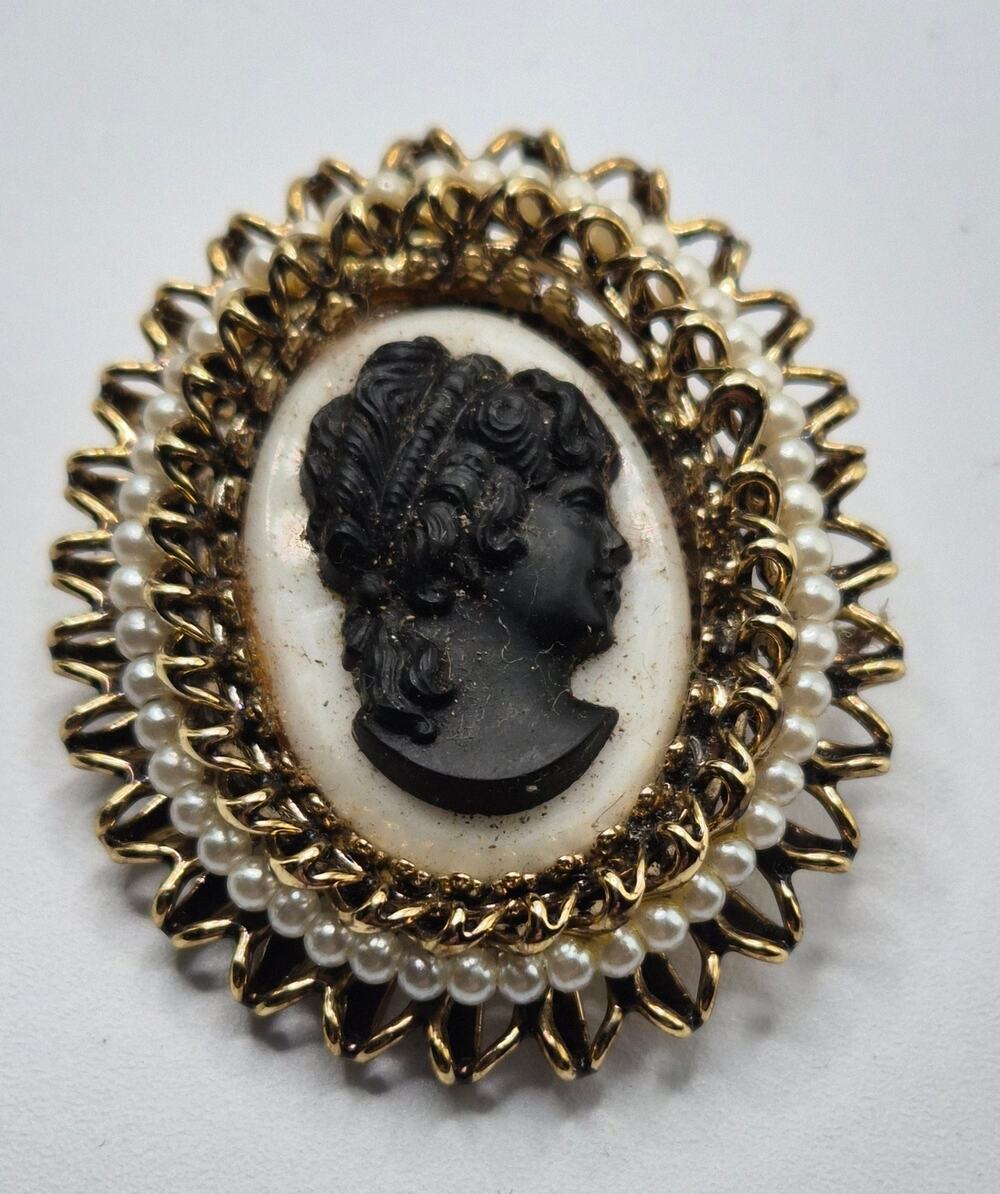 Vintage Cameo Brooch Black White Pearl Gold Tone Oval Pin